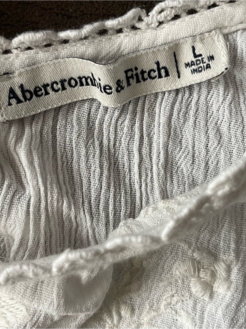 Abercrombie & Fitch Women’s Cream Floral Embroidered Lace-Trim Blouse - Picture 3 of 3